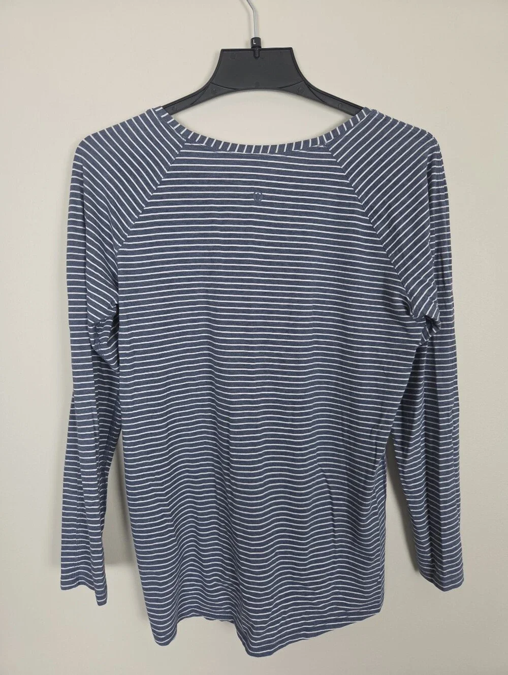Lululemon Emerald Long Sleeve Size 8 Striped Blue White Yoga Commute Athleisure